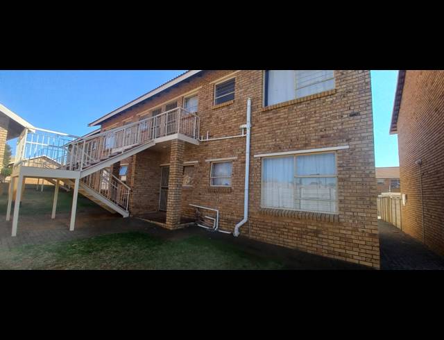 2 BEDROOM APARTMENT TO LET IN FLEURDAL